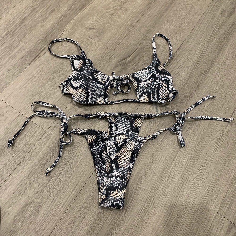 NWOT snakeskin bikini